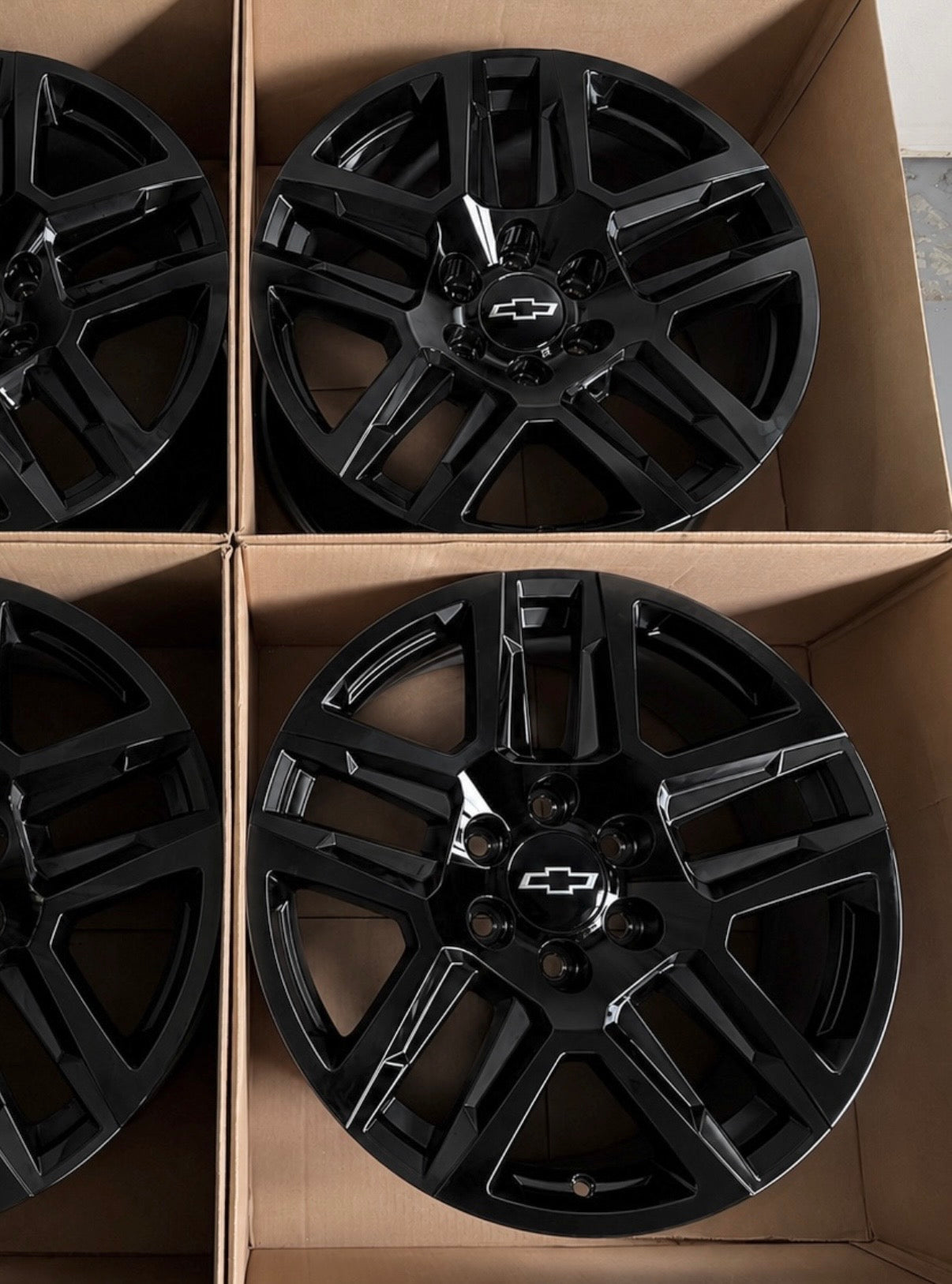 20” Chevy Tahoe Suburban Silverado Trail Boss Wheels Factory OEM Rims (4)