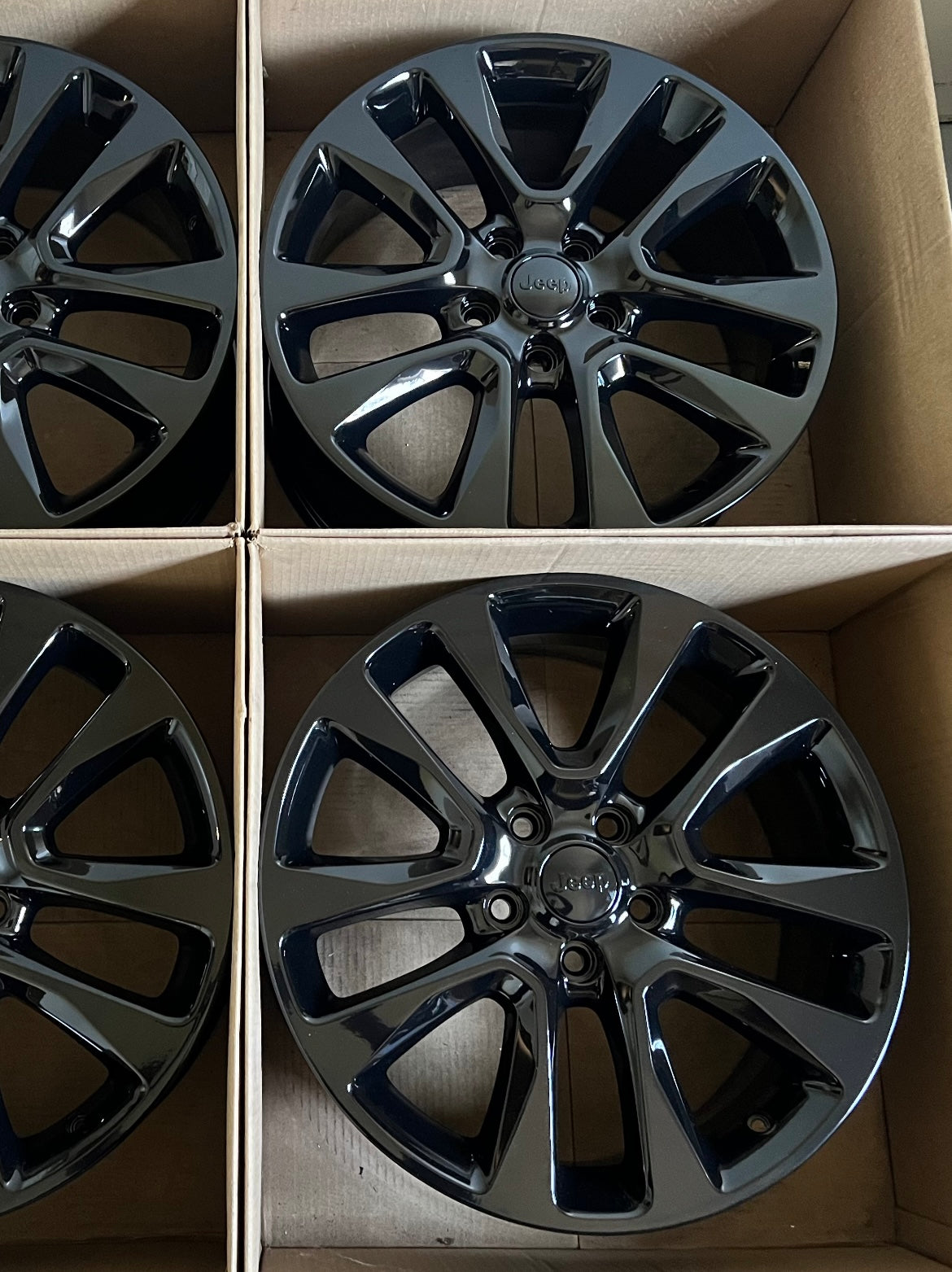 20" Jeep Grand Cherokee Wheels Factory OEM Rims (4)